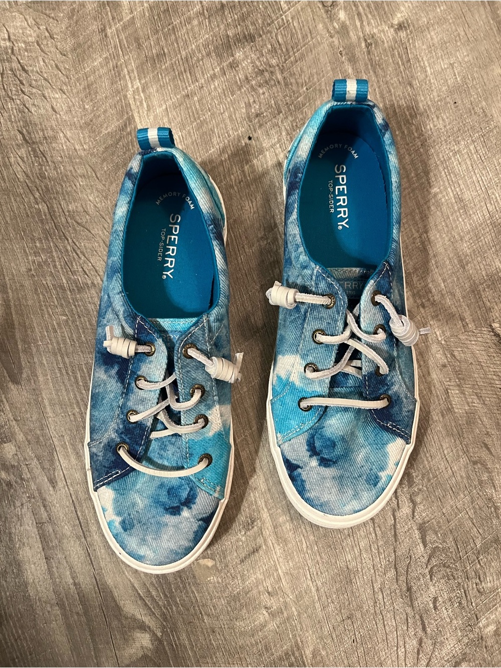 Sperry Woman’s Blue Tie-Dye Canvas Sneakers